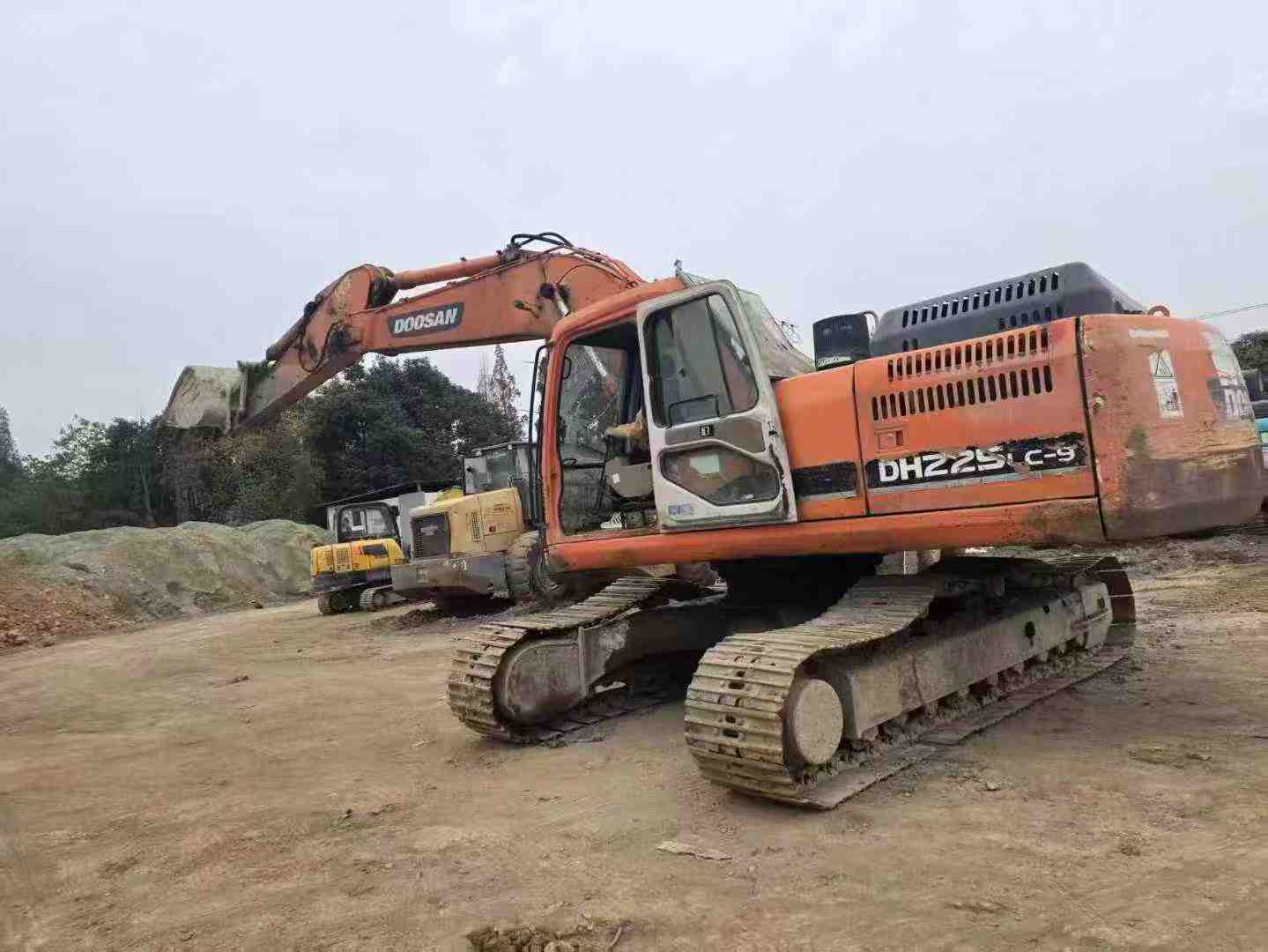 Used Doosan DH220 Excavator 2015 Model