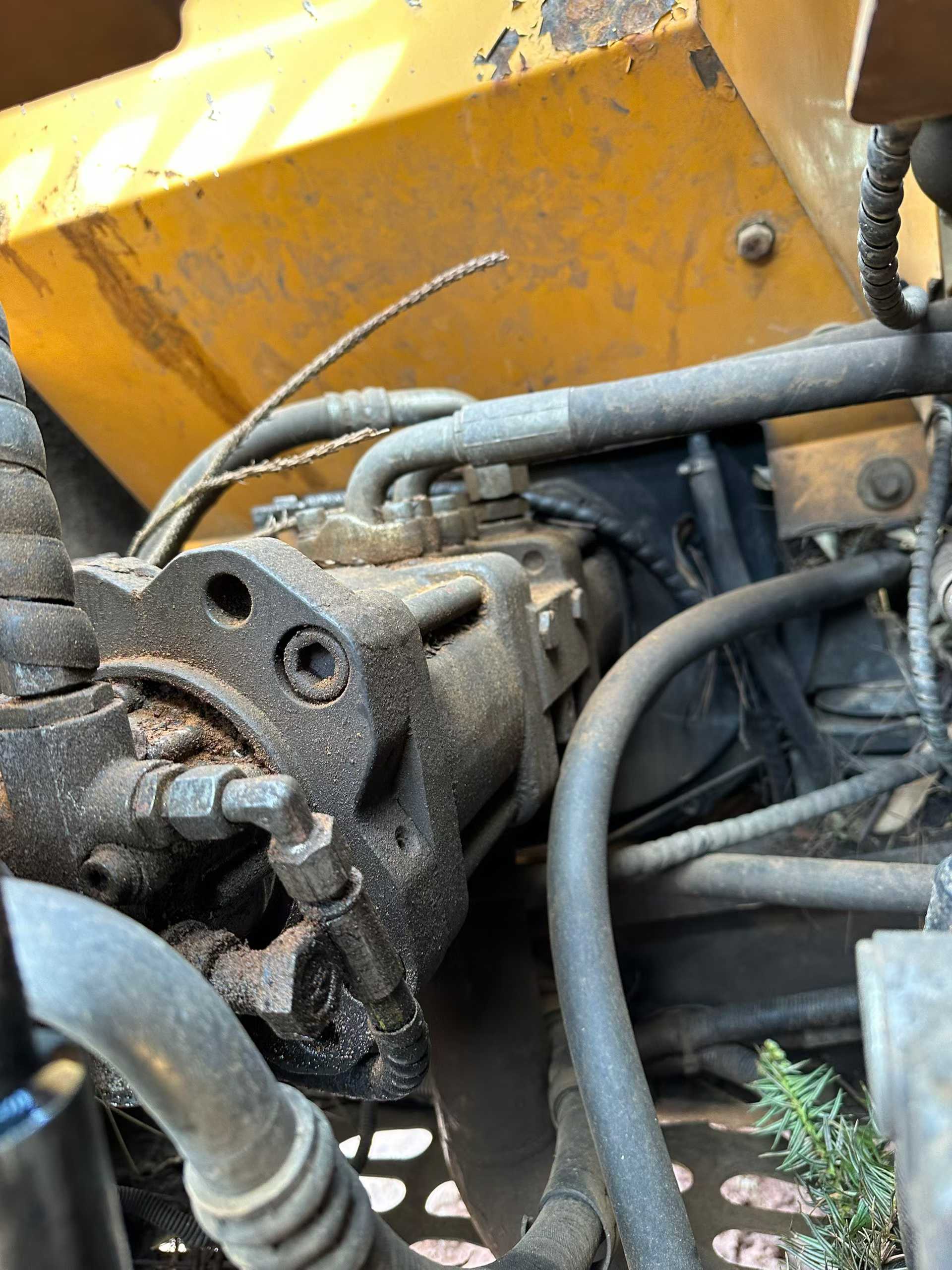 Used Sany SY135 Excavator 2013 Model / 4