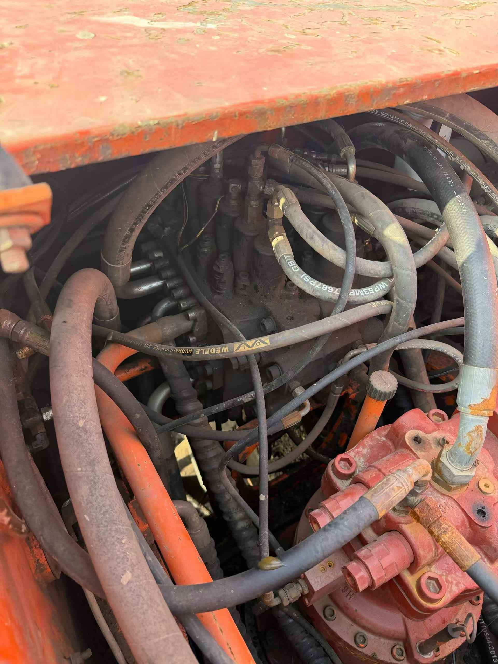 Used Doosan DH220-7 Excavator 2016 Model / 3