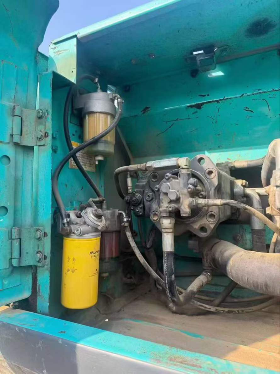 Used Kobelco SK210 Excavator 2016 Model / 4