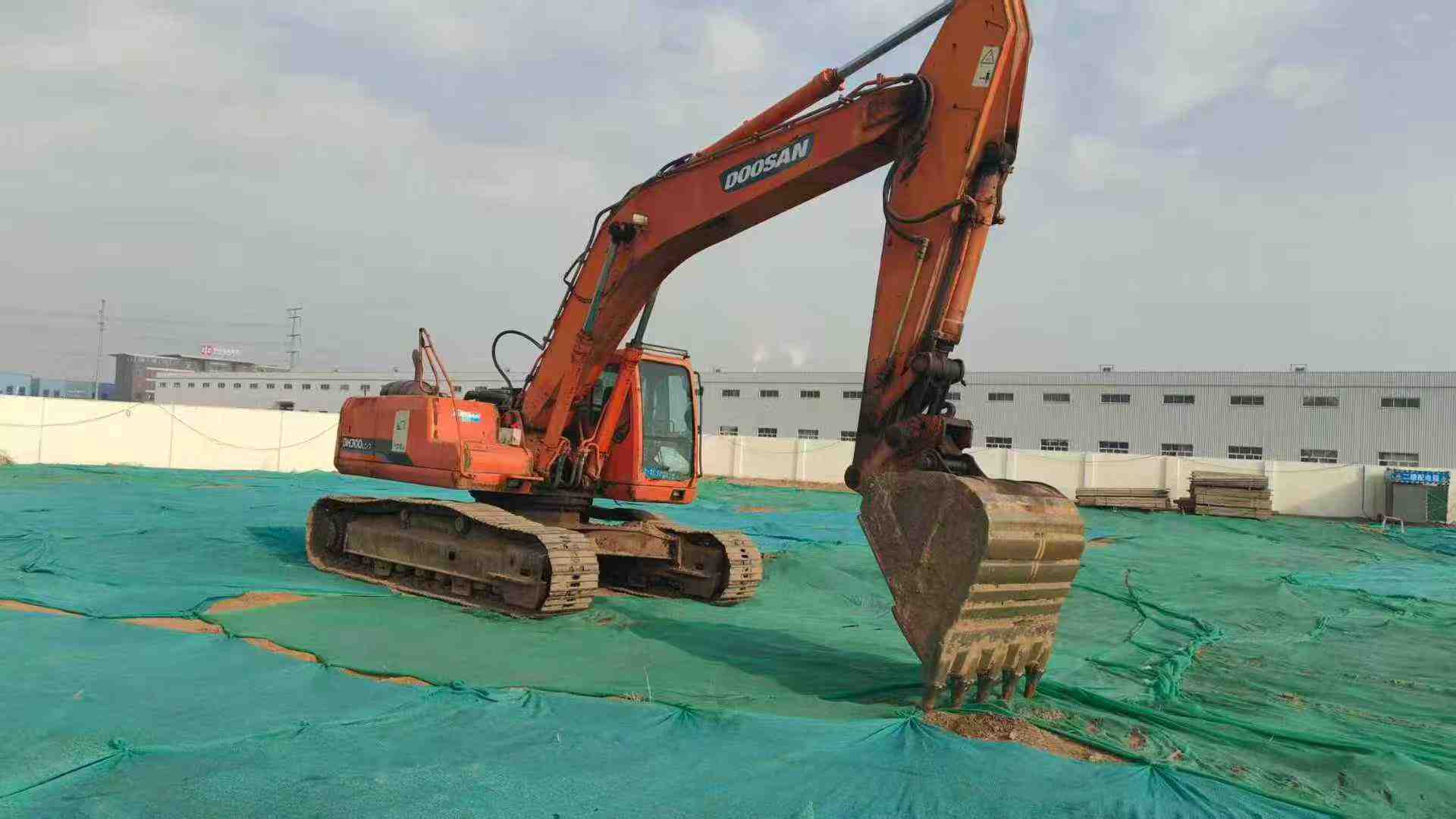 Used Doosan DL300 Excavator 2016 Model / 2
