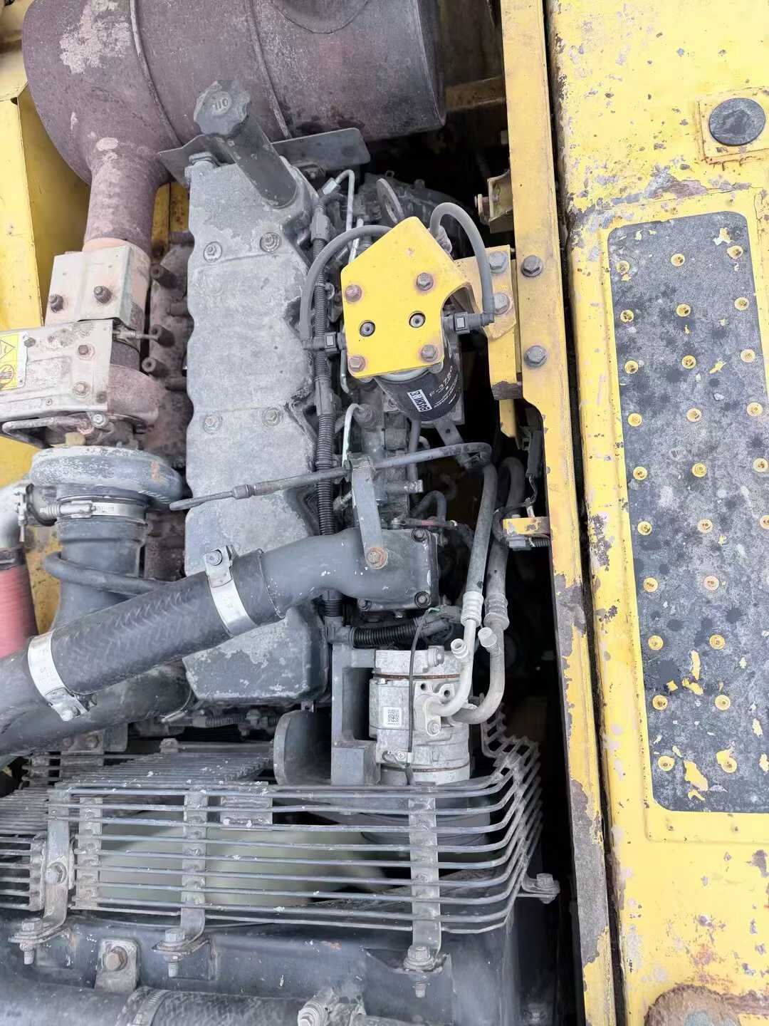 Used Komatsu PC200-8N1 Excavator 2012 Model / 4