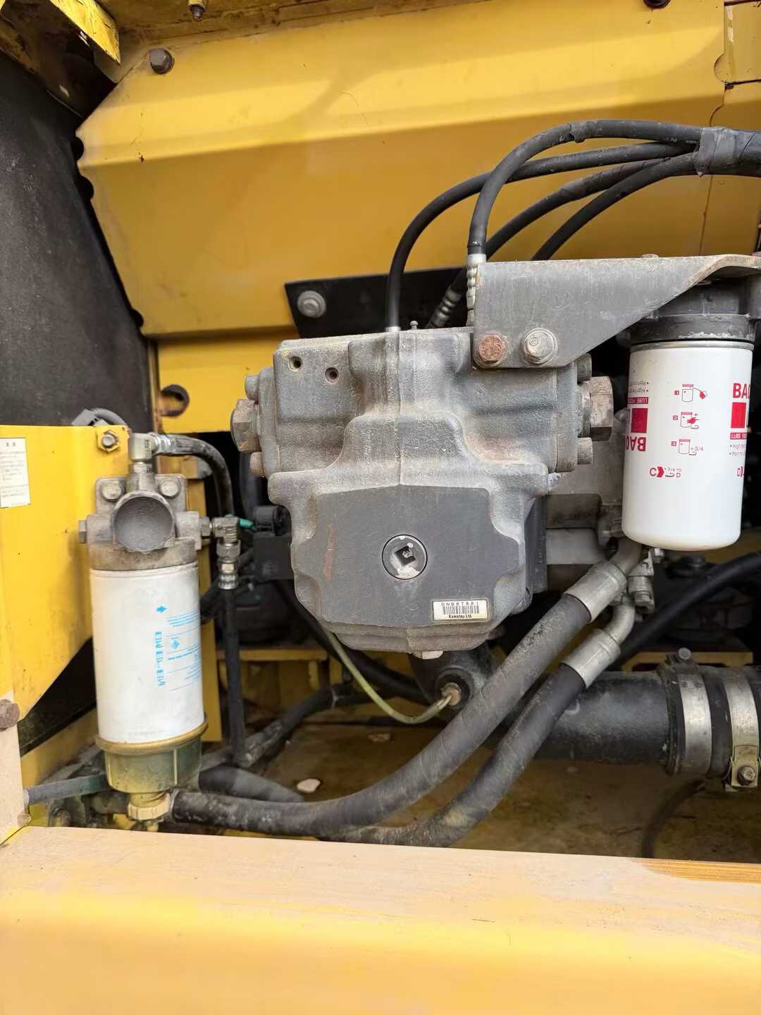 Used Komatsu PC200-8N1 Excavator 2012 Model / 6