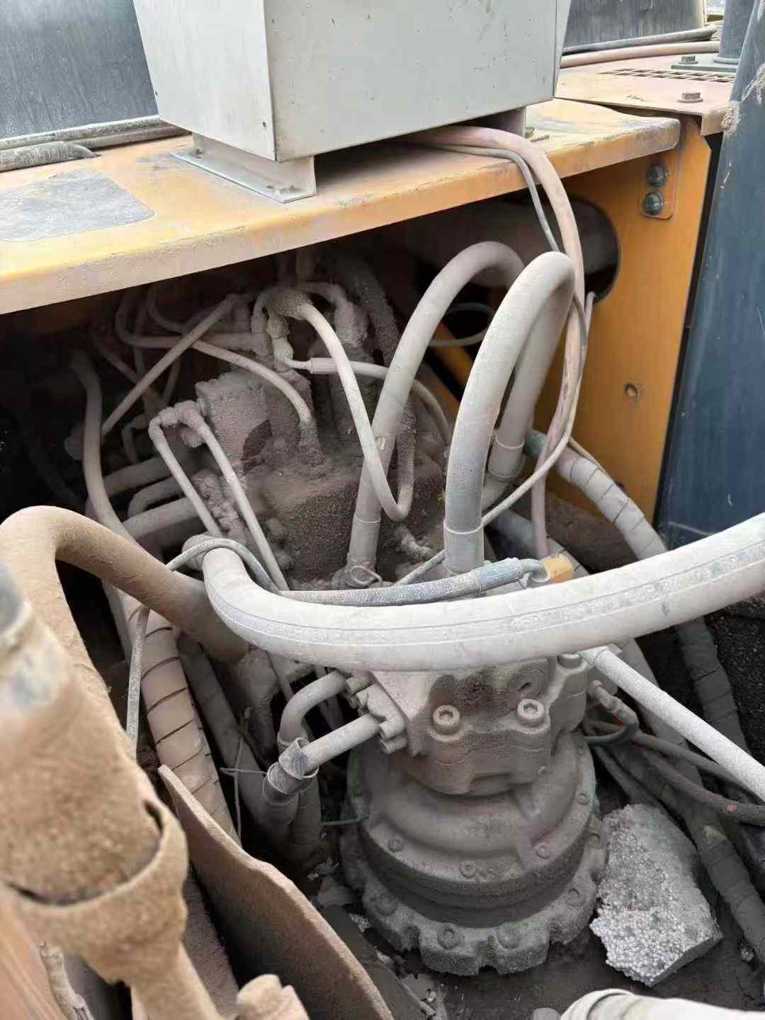 Used Hyundai R215-7 Excavator 2018 Model / 3