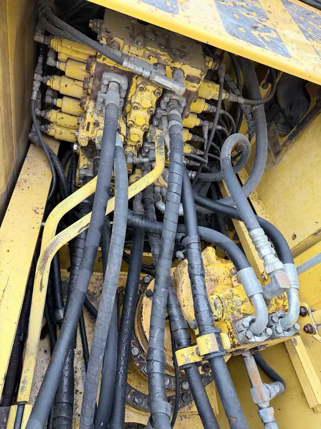 Used Komatsu PC200-8N1 Excavator 2012 Model / 5