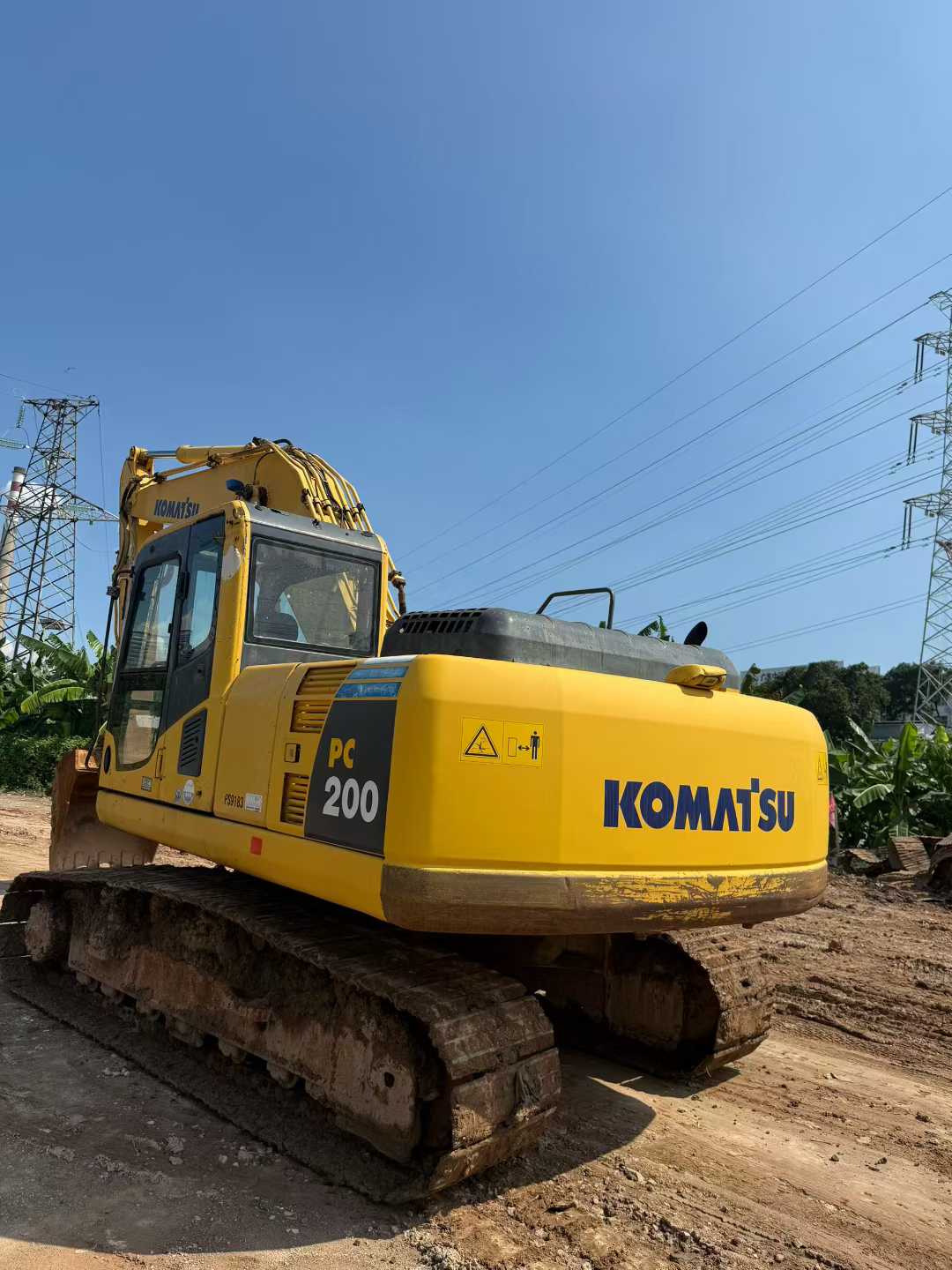 Used Komatsu PC200 Excavator 2016 Model / 3
