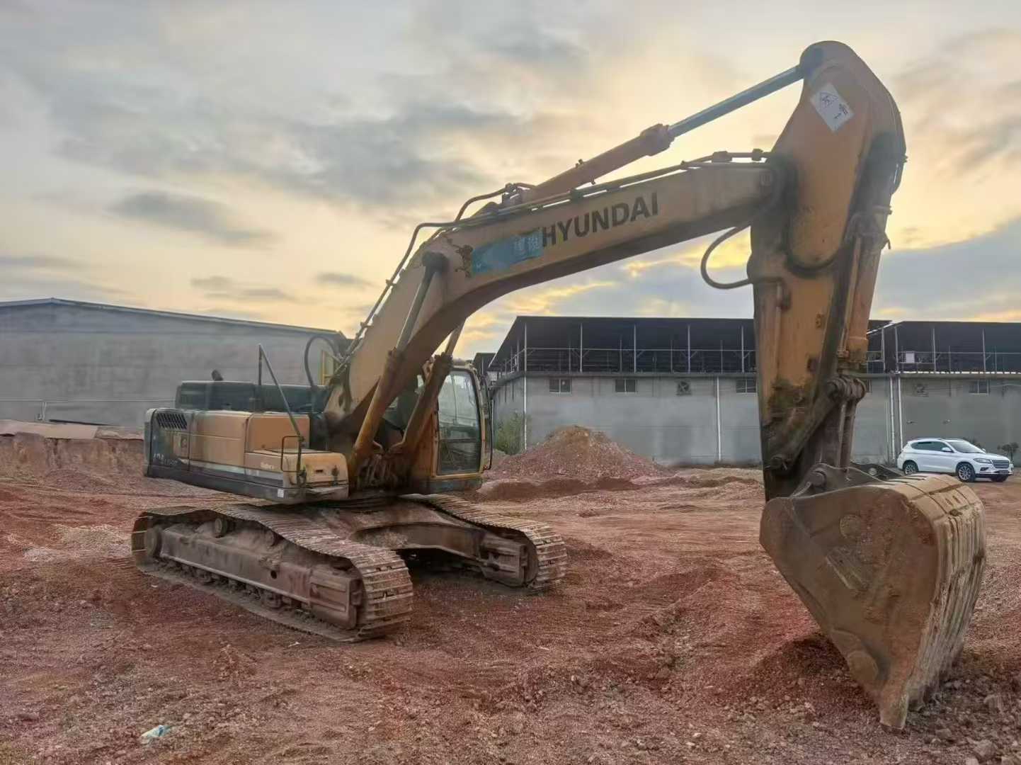 Used Hyundai R385LVS Excavator 2013 Model / 2