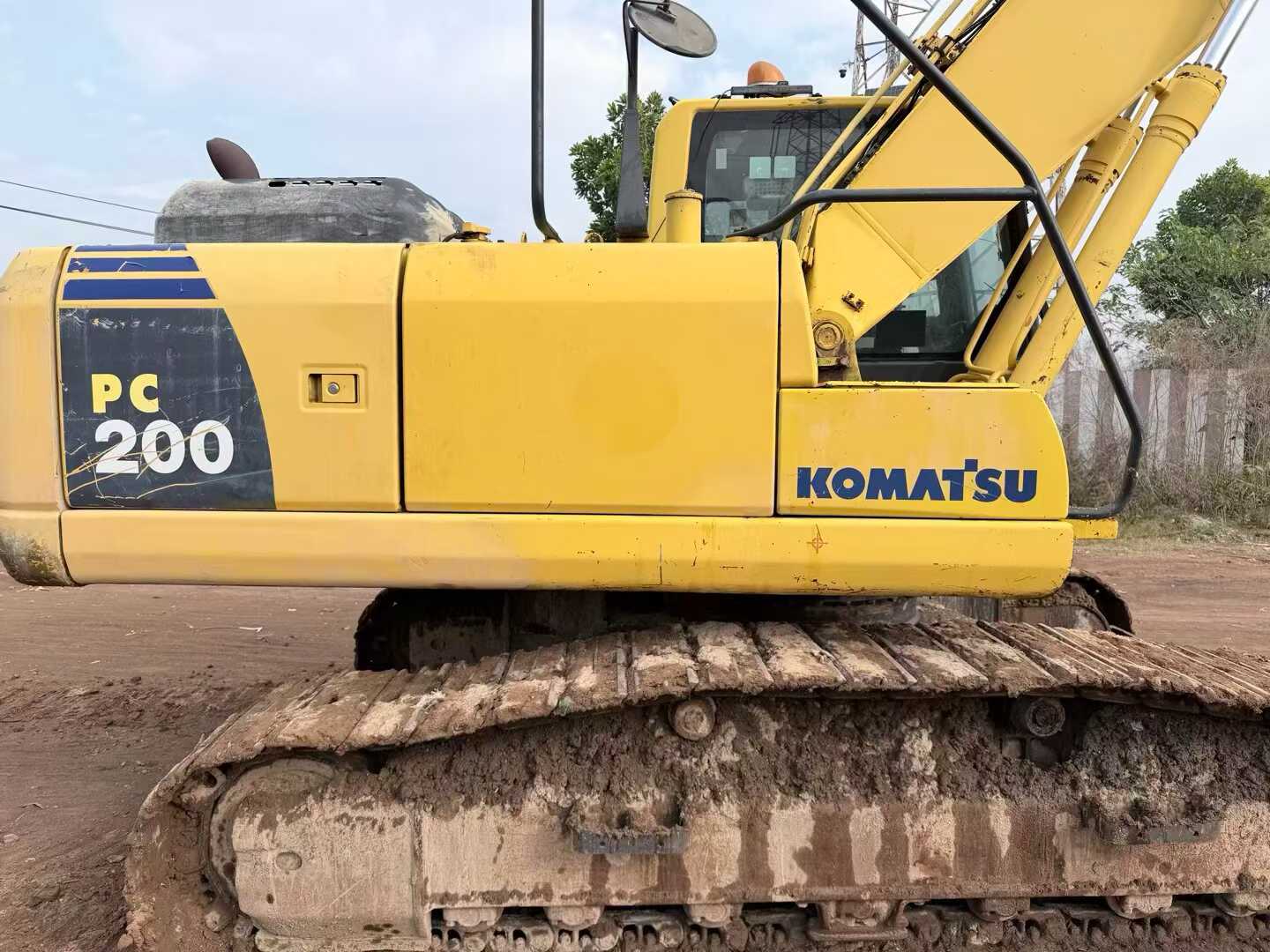 Used Komatsu PC200-8N1 Excavator 2012 Model / 3