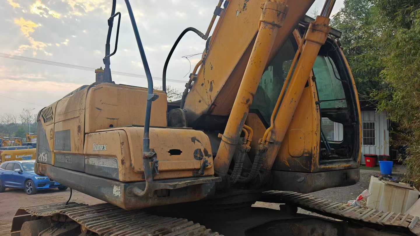 Used Hyundai R215-9 Excavator 2016 Model / 4