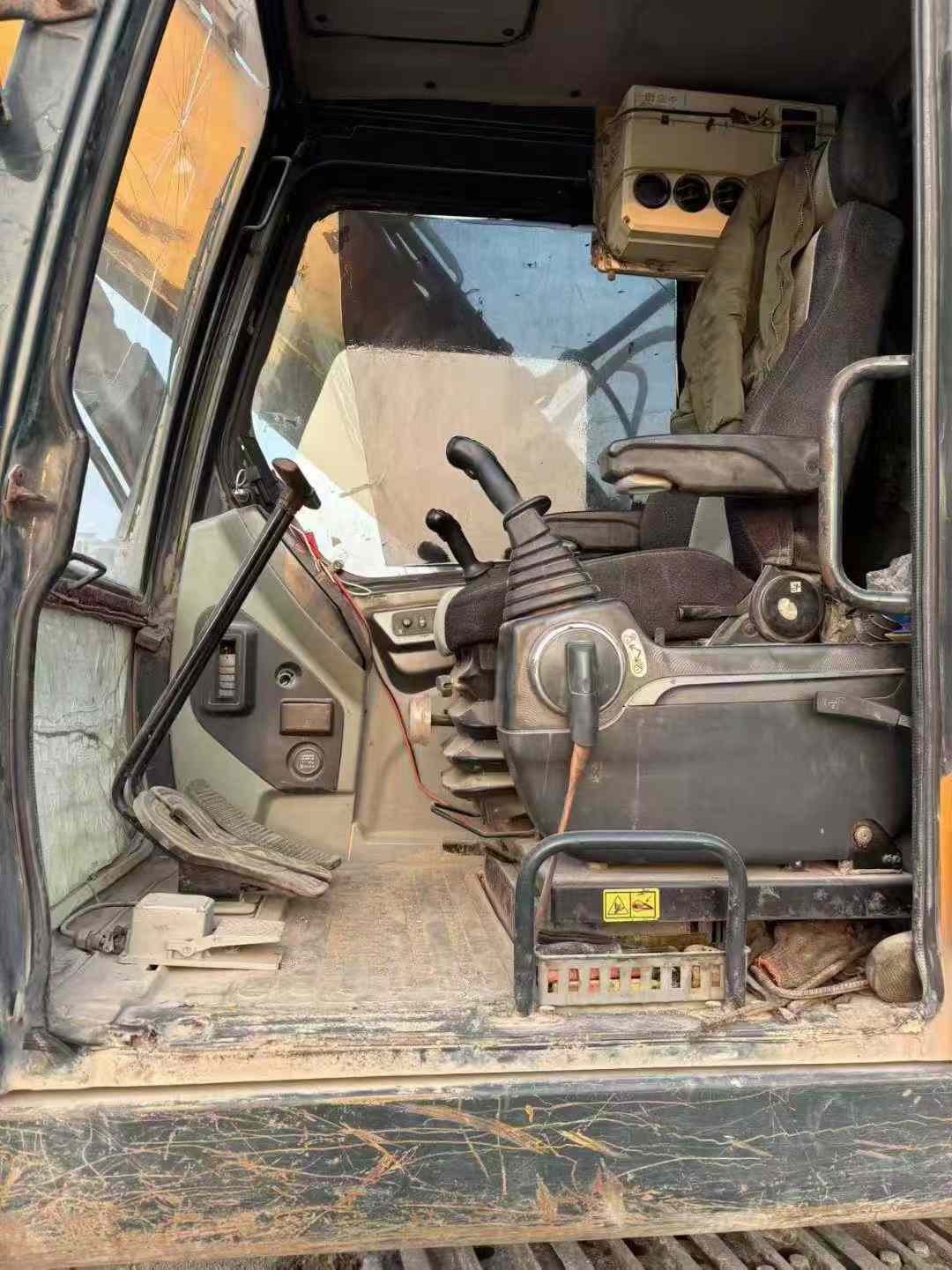 Used Hyundai R215-7 Excavator 2018 Model / 6