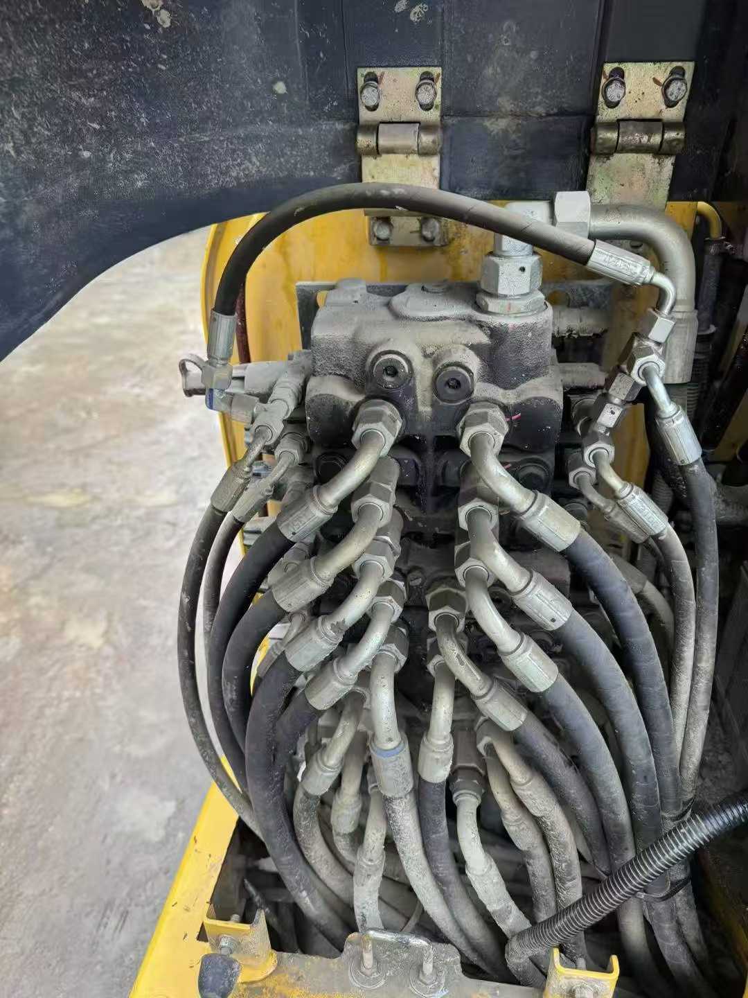 Used XCMG ZL60G Excavator 2021 Model / 5