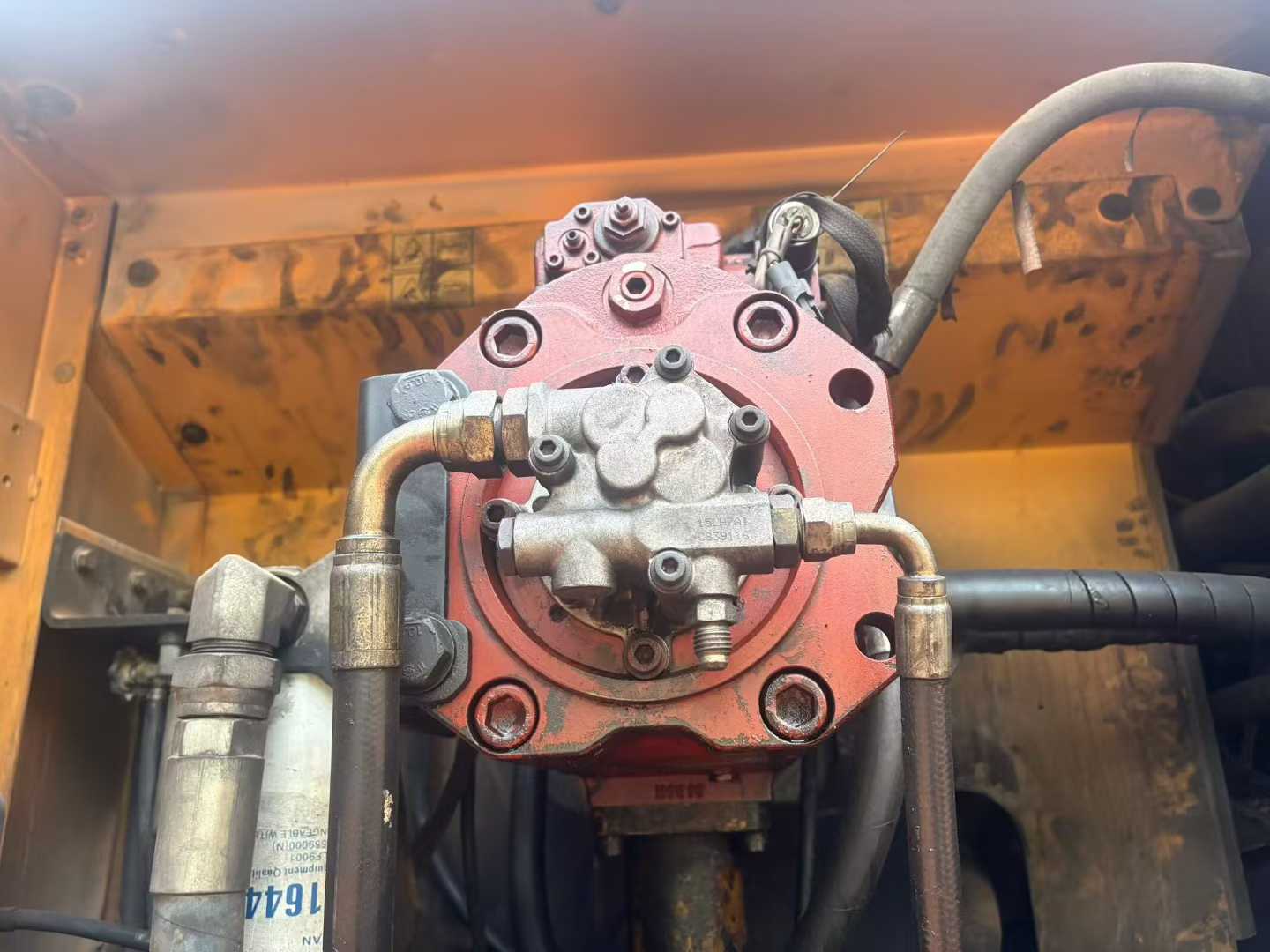 Used Hyundai R385LVS Excavator 2013 Model / 6