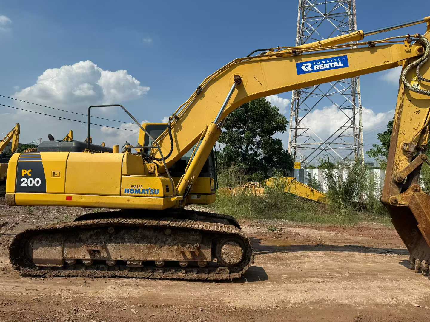 Used Komatsu PC200 Excavator 2016 Model / 2