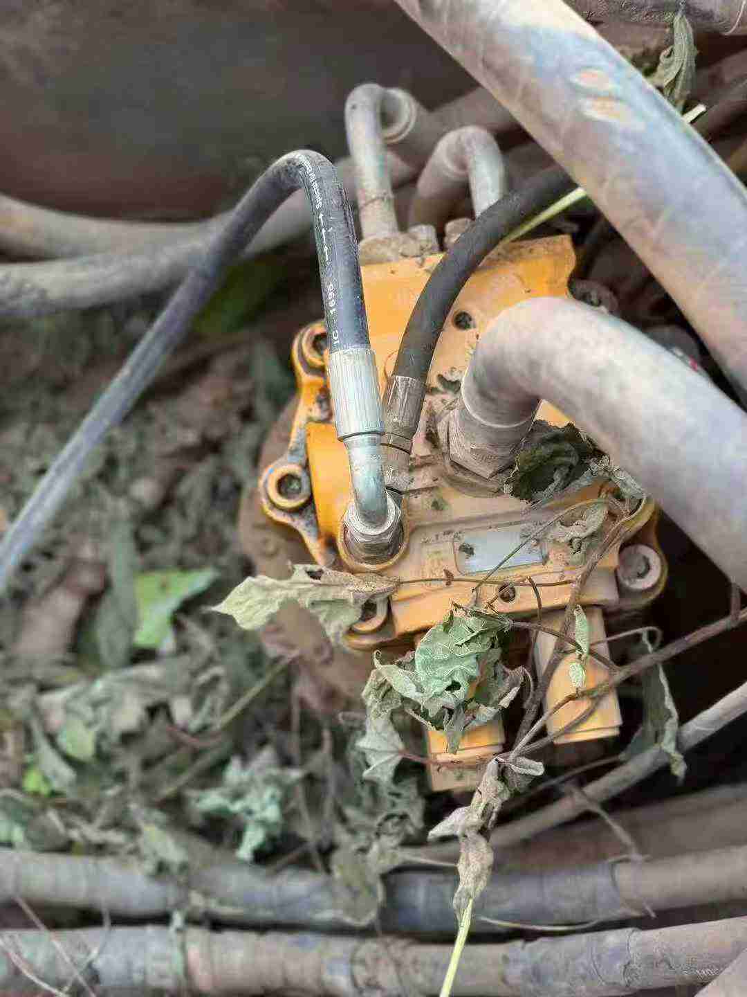 Used Hyundai R215VS Excavator 2019 Model / 4