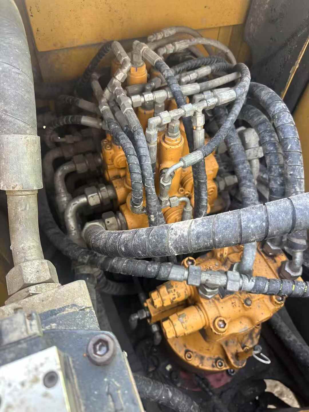 Used Sany SY135 Excavator 2018 Model / 4