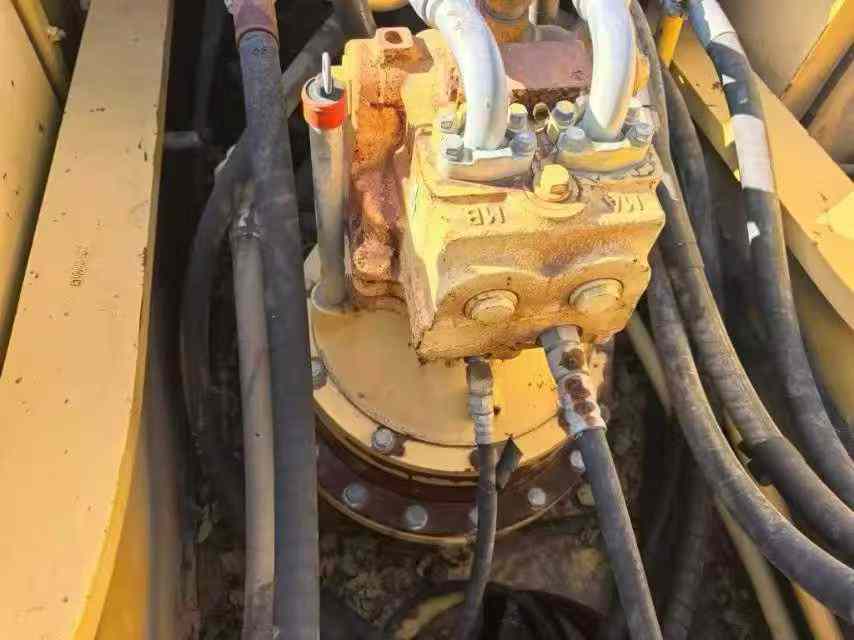 Used Komatsu PC60 Excavator 2010 Model / 3