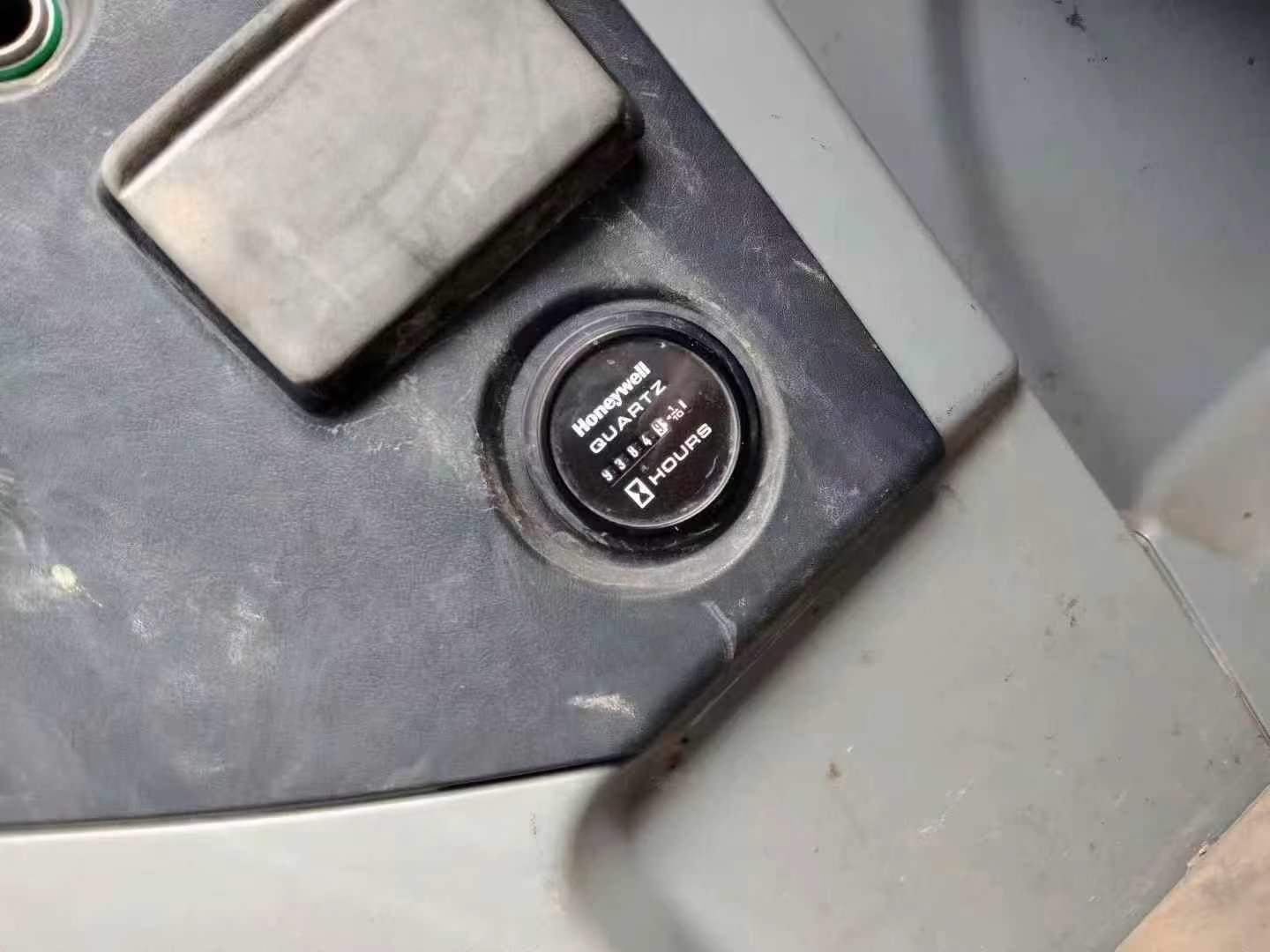 Used Hyundai R215VS Excavator 2018 Model / 5