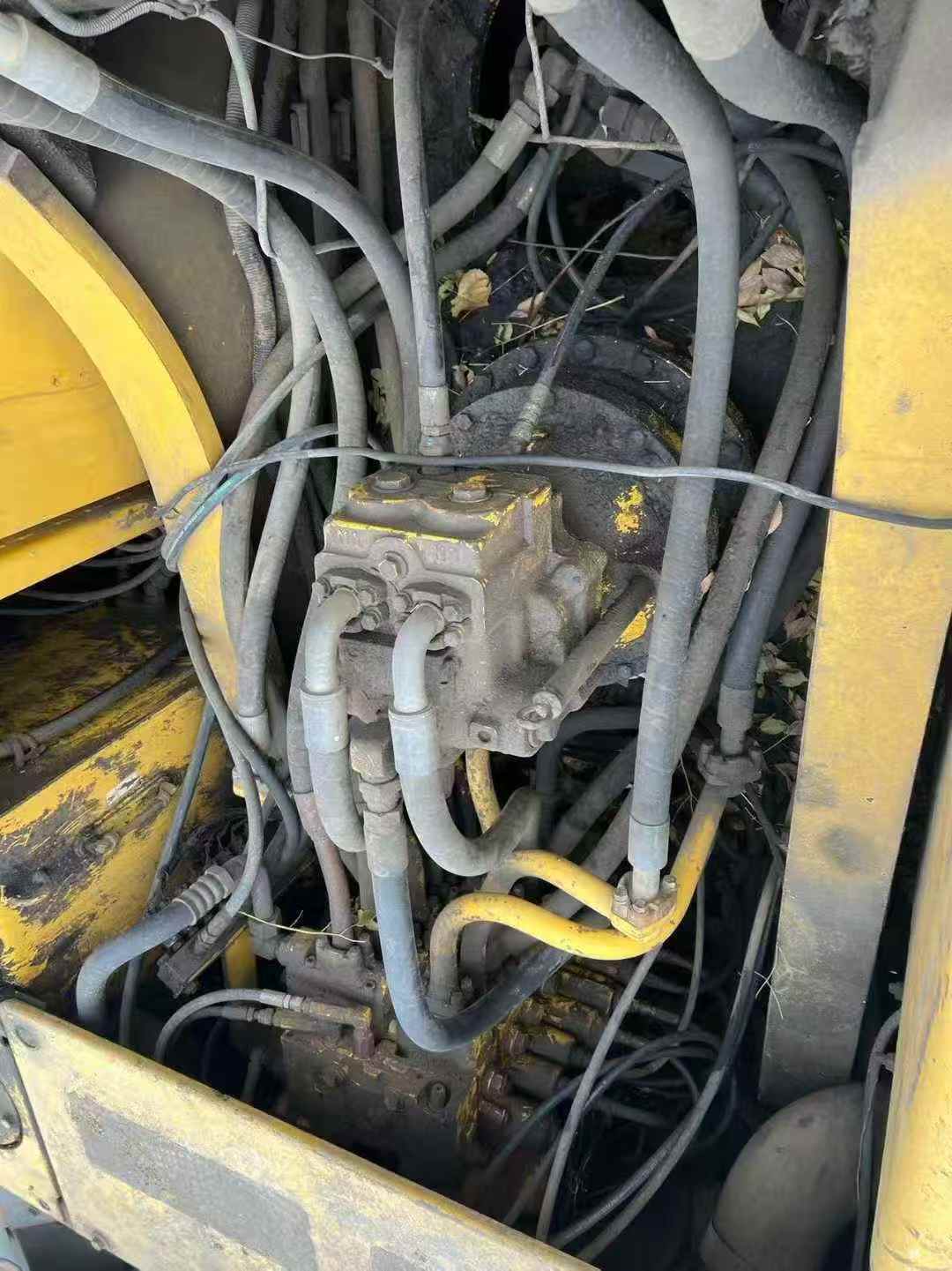 Used Komatsu PC350 Excavator 2012 Model / 4