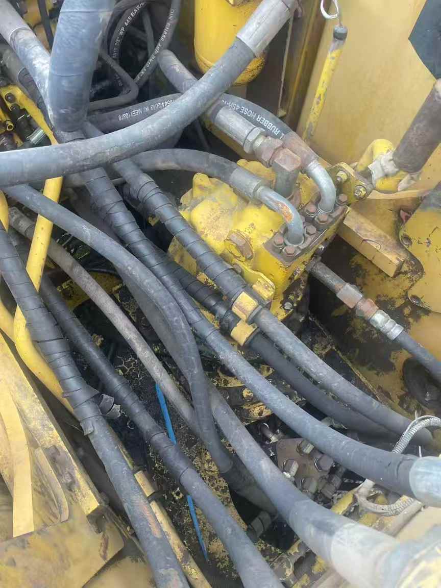 Used Komatsu PC220-8 Excavator 2016 Model / 4