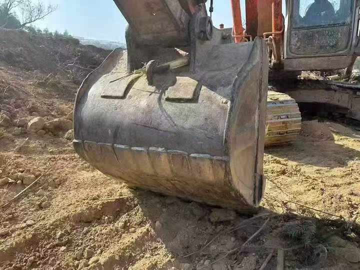 Used Hitachi ZX230-6 Excavator 2016 Model / 6