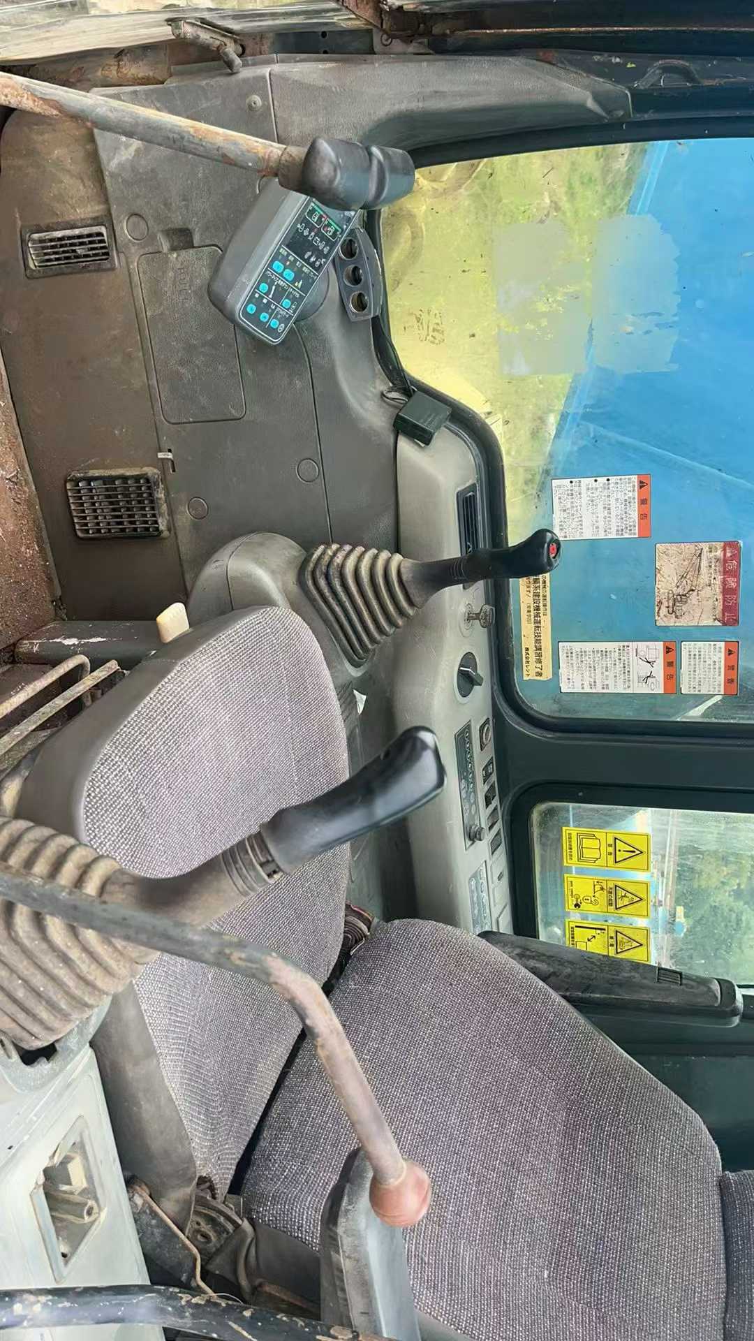 Used Komatsu PC200LC-6E Excavator 2016 Model / 3