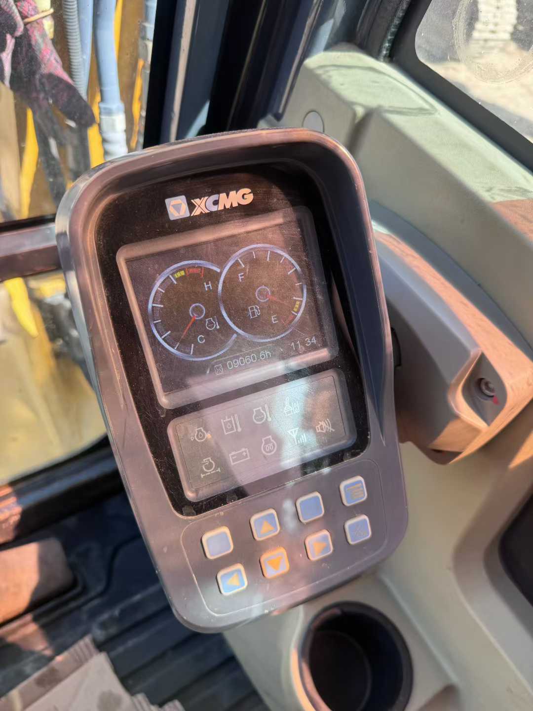 Used XCMG ZL60G Excavator 2017 Model / 7