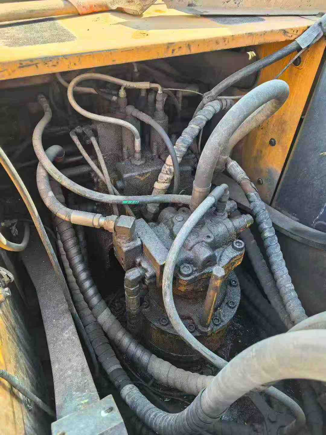 Used Hyundai R225LVS Excavator 2016 Model / 6