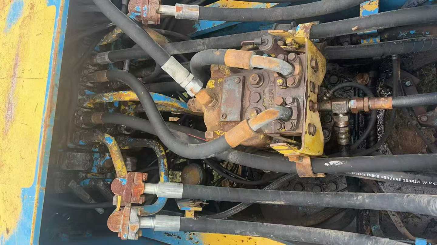 Used Komatsu PC200LC-6E Excavator 2016 Model / 7