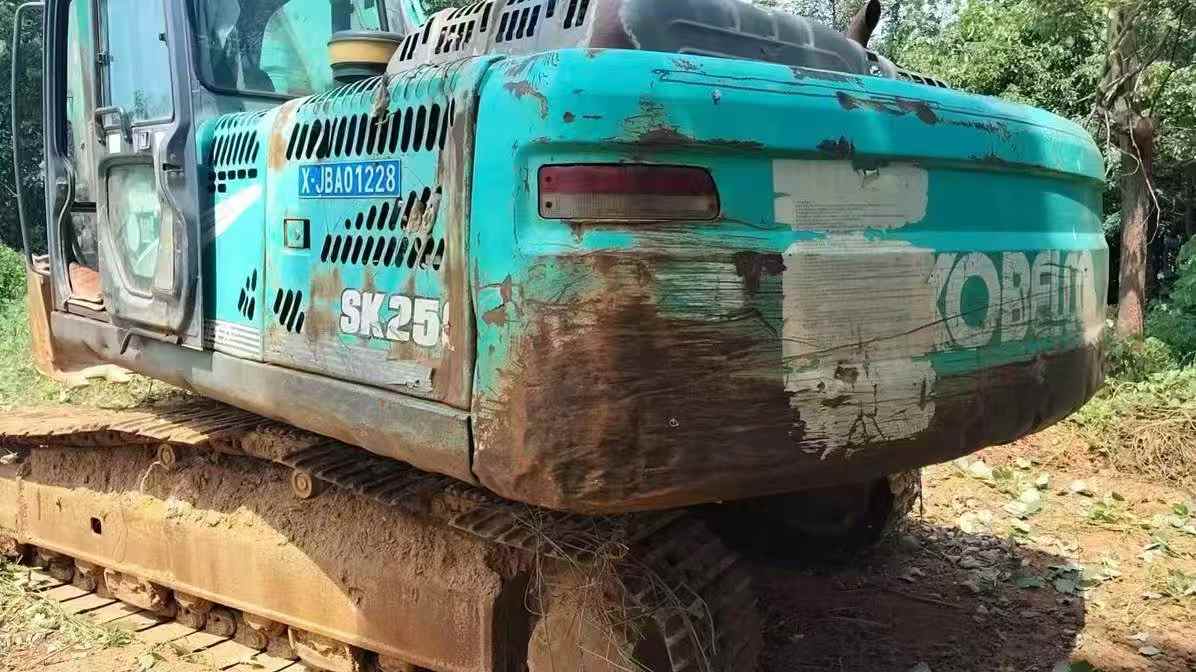 Used Kobelco SK250 Excavator 2011 Model / 3