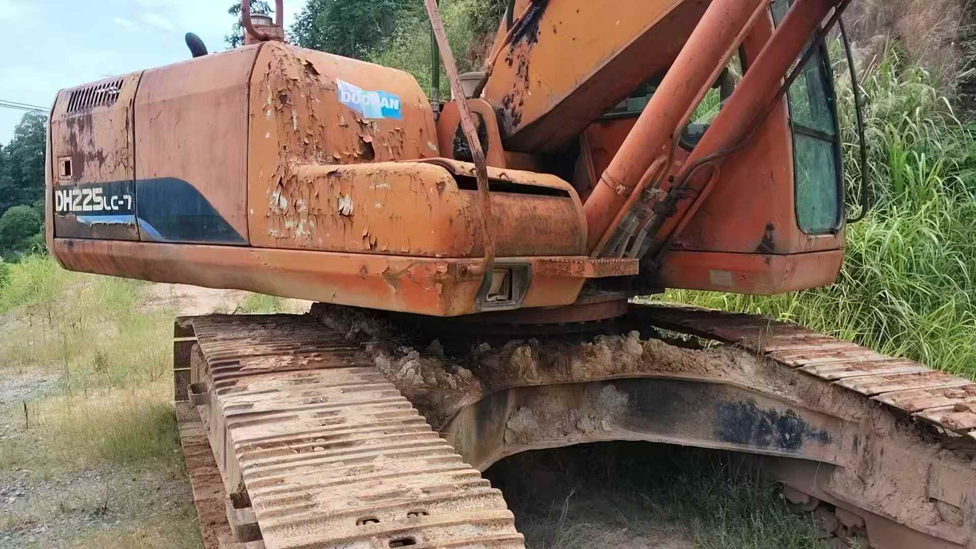 Used Doosan DH220-7 Excavator 2016 Model / 3