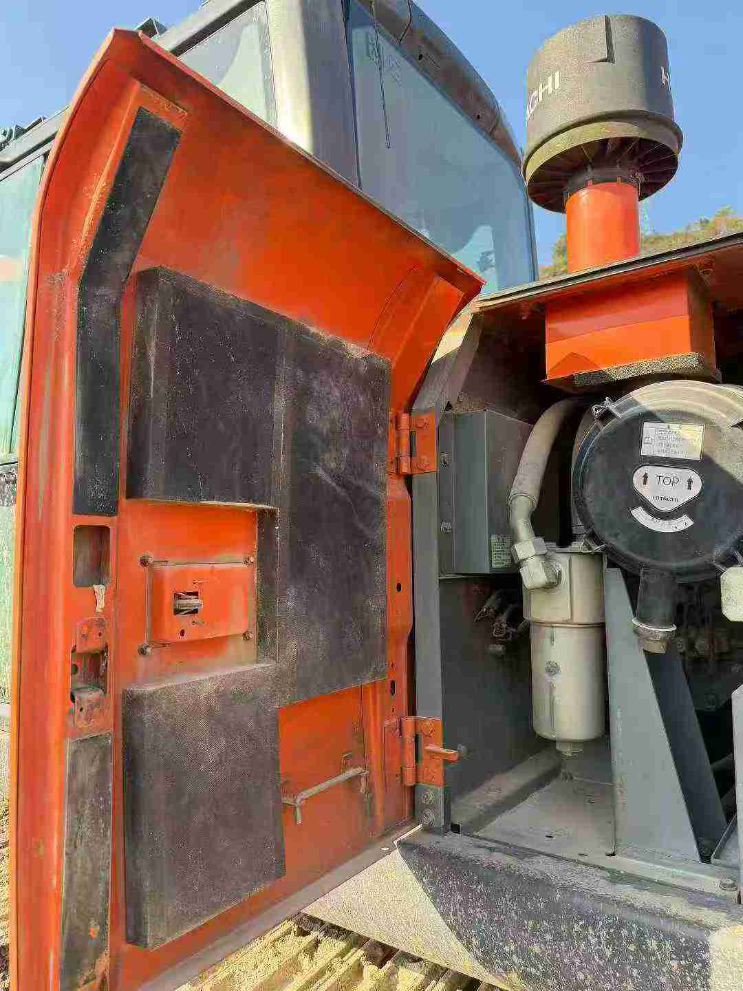 Used Hitachi ZAXIS200 Excavator 2021 Model / 8