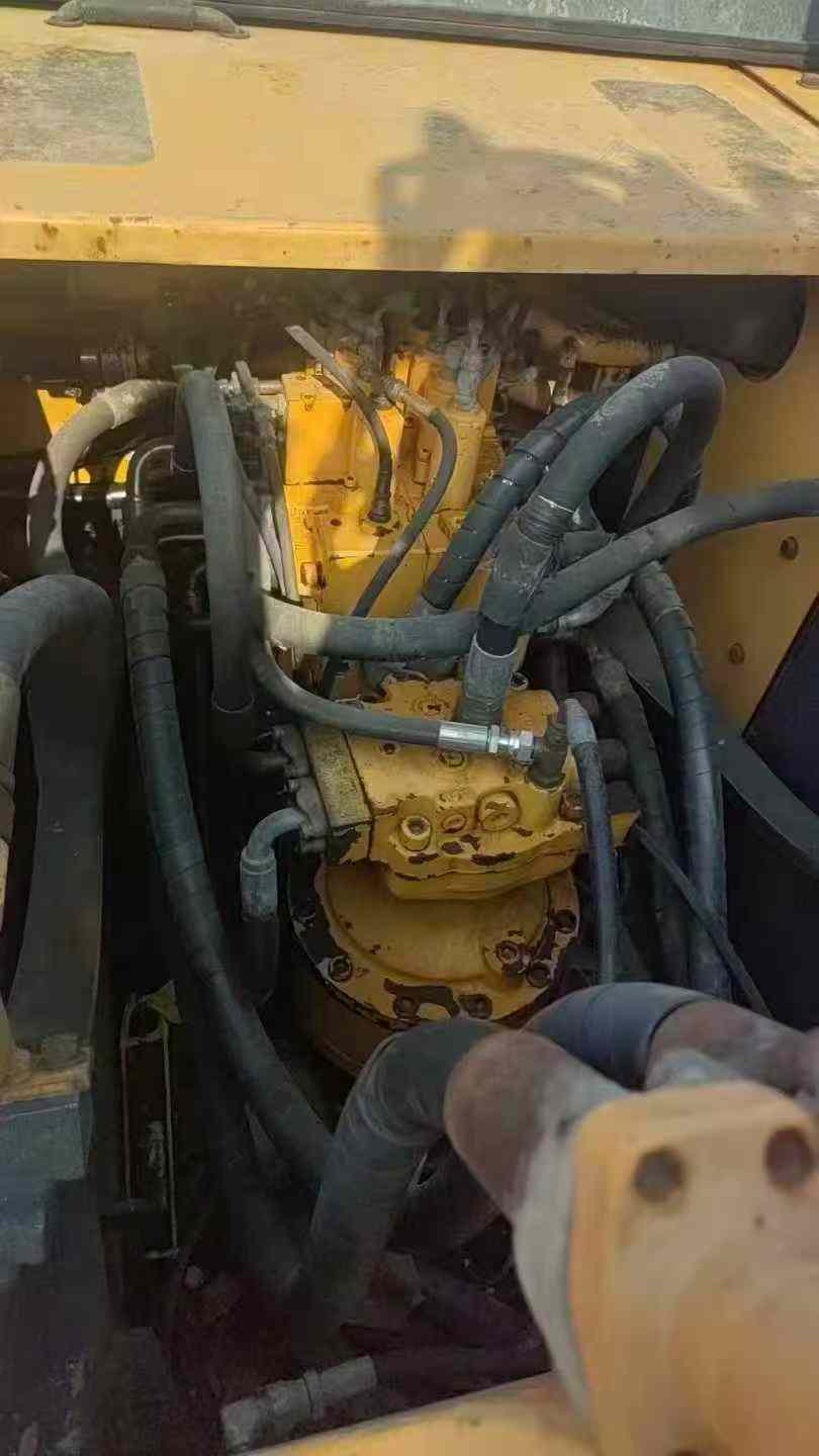 Used Hyundai R225-7 Excavator 2014 Model / 7