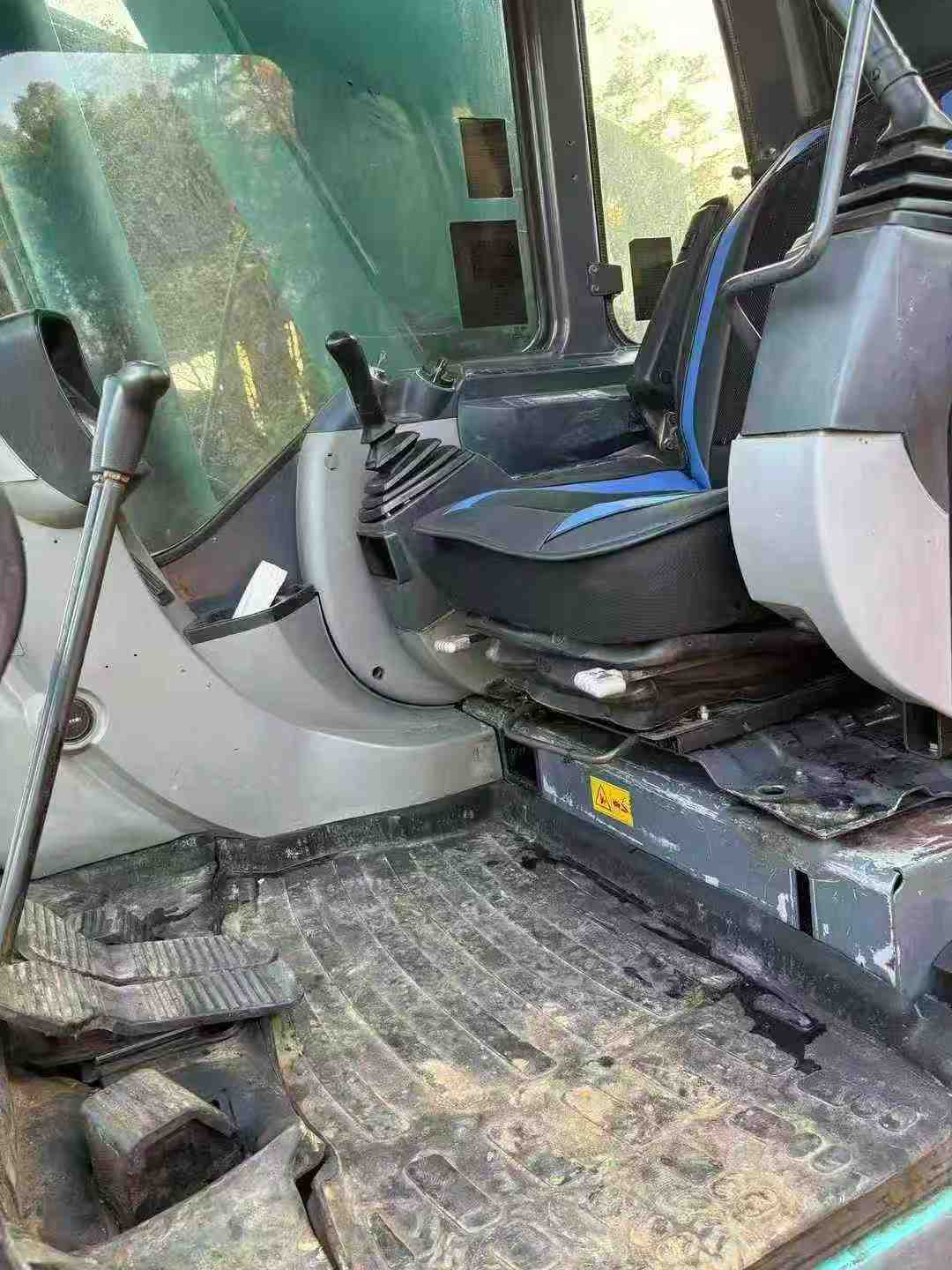 Used Kobelco SK210 Excavator 2011 Model / 9