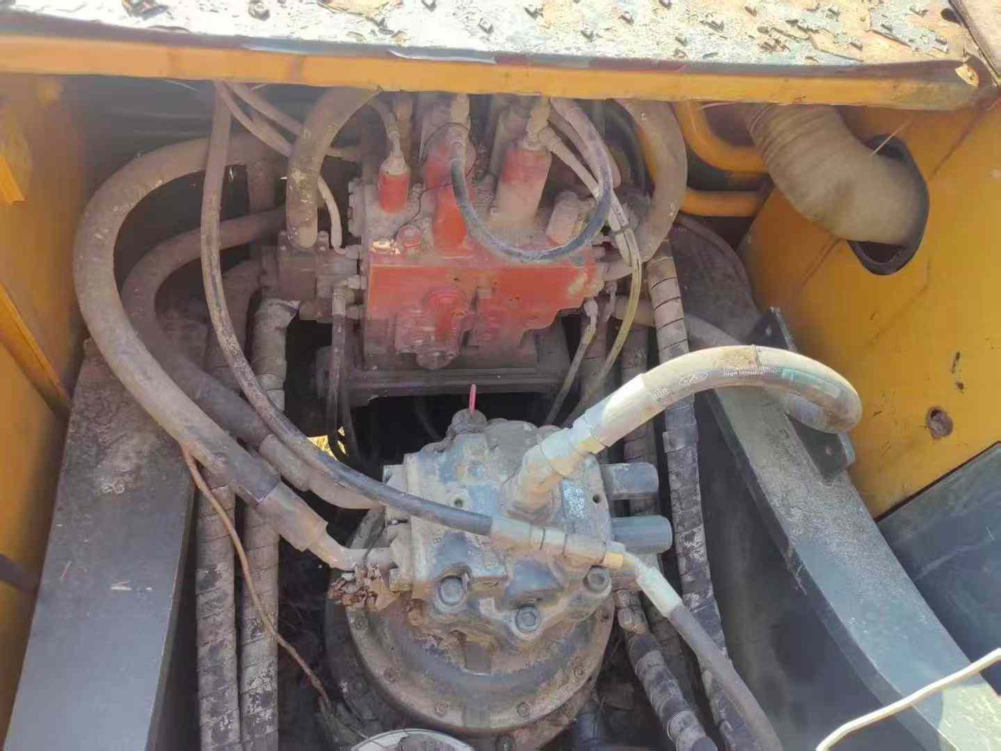 Used Hyundai R350LVS Excavator 2018 Model / 3