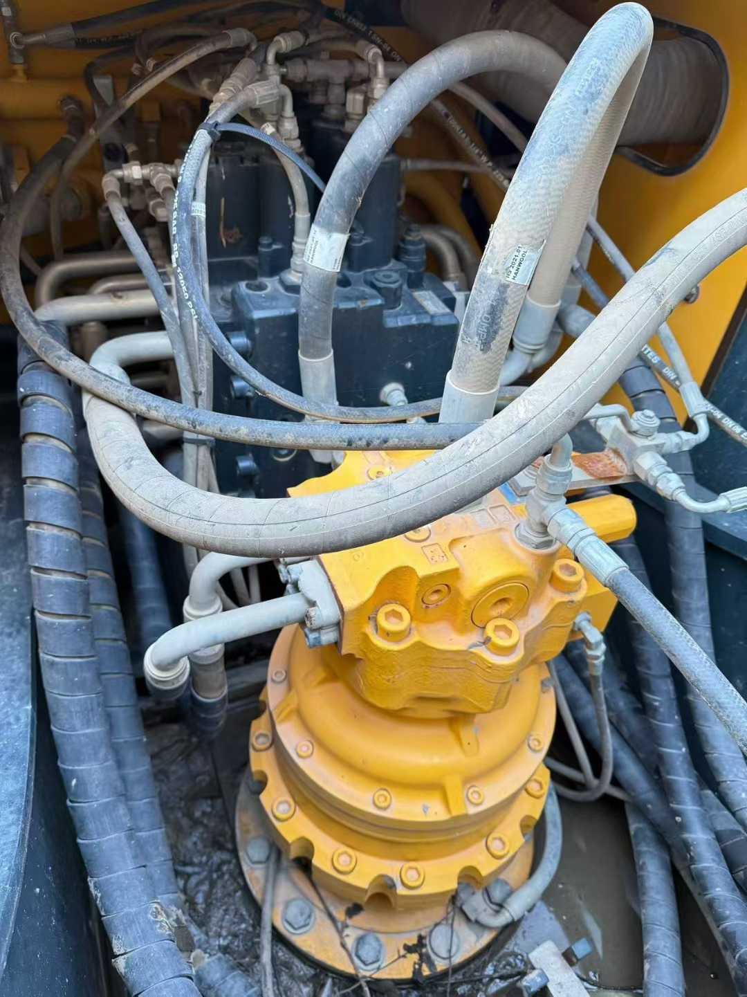 Used Hyundai R215VS Excavator 2016 Model / 6