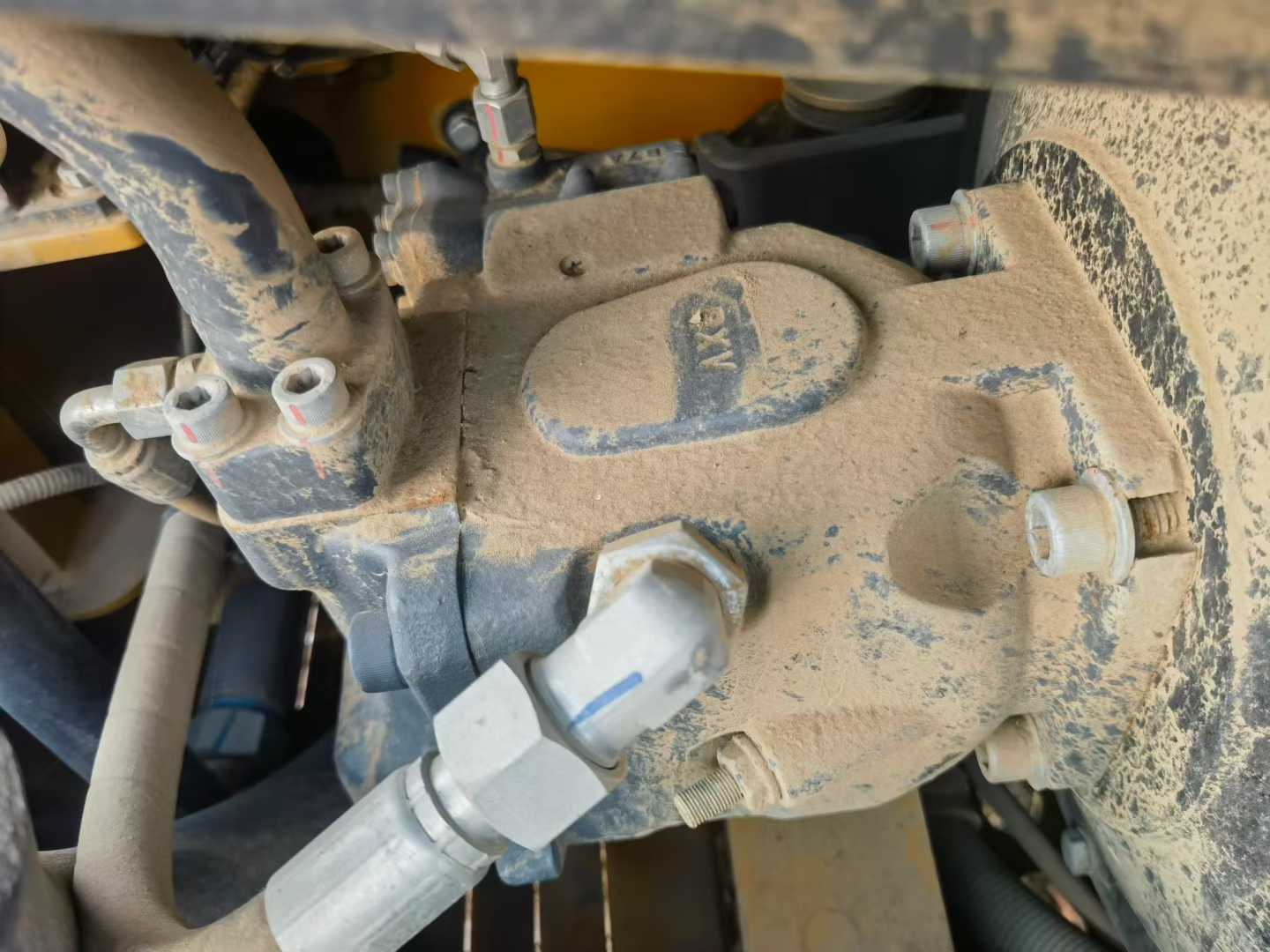 Used XCMG ZL60G Excavator 2022 Model / 8