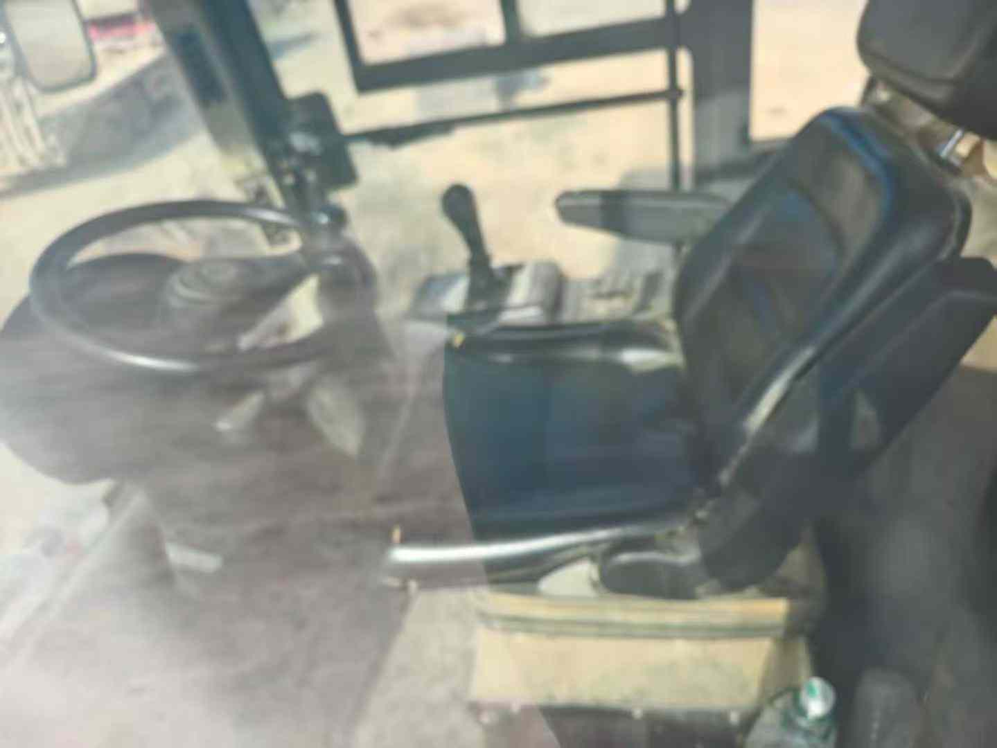 Used XCMG XE3000 Excavator 2021 Model / 4