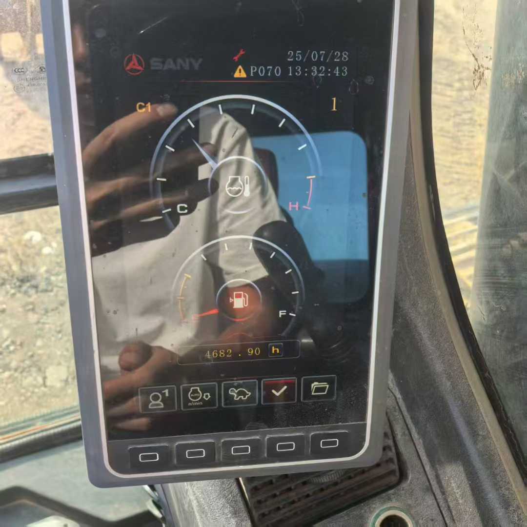 Used Sany SY205H Excavator 2021 Model / 8