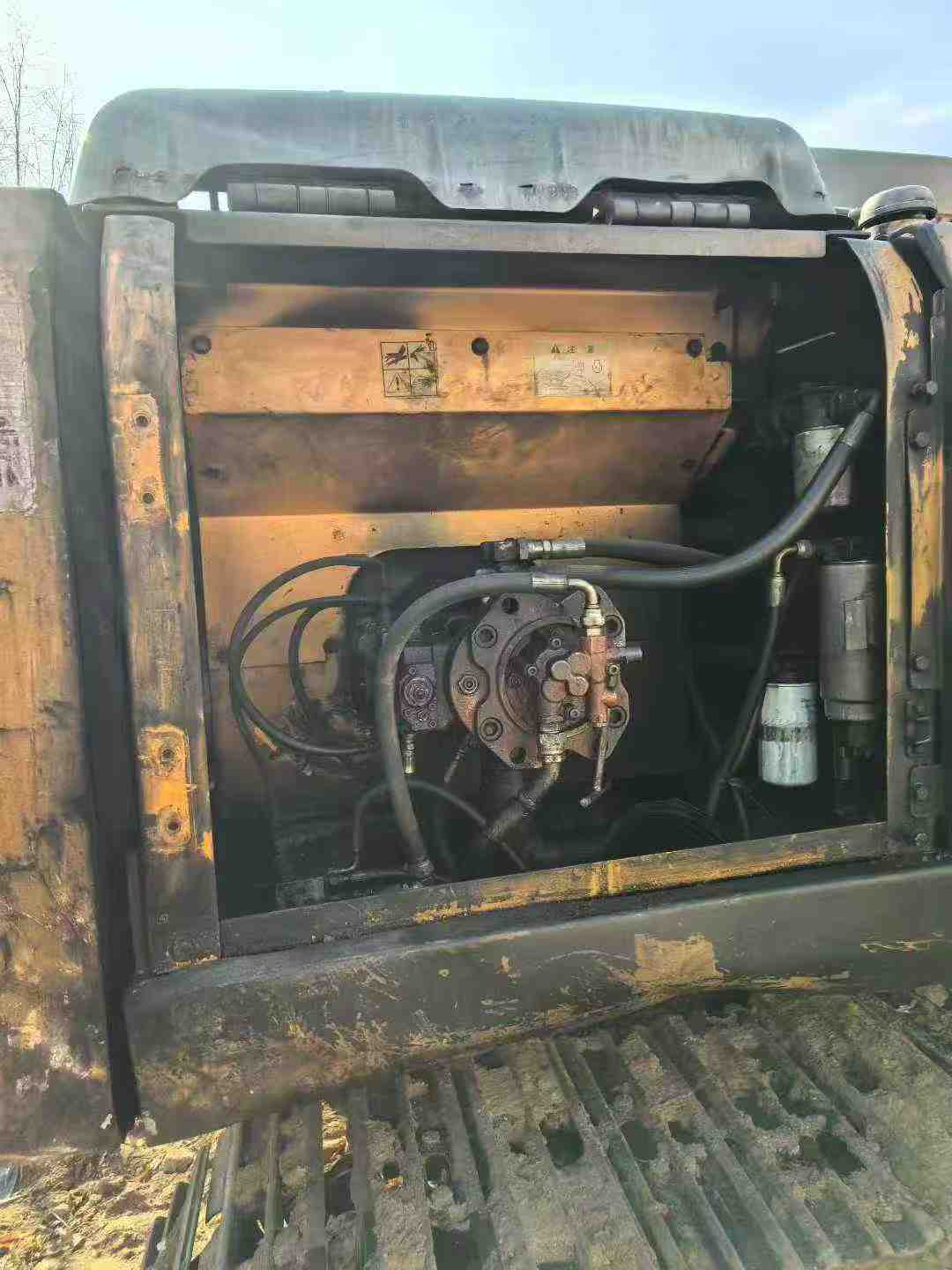 Used Hyundai R225LVS Excavator 2016 Model / 9