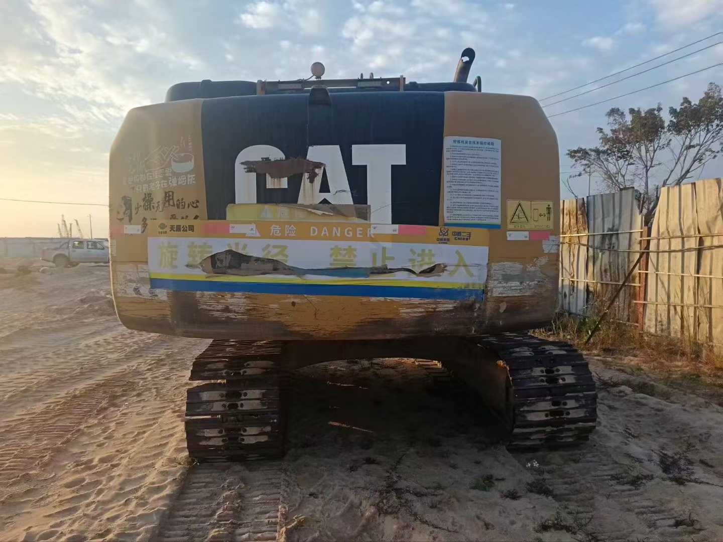 Used Caterpillar 320E Excavator 2016 Model / 3