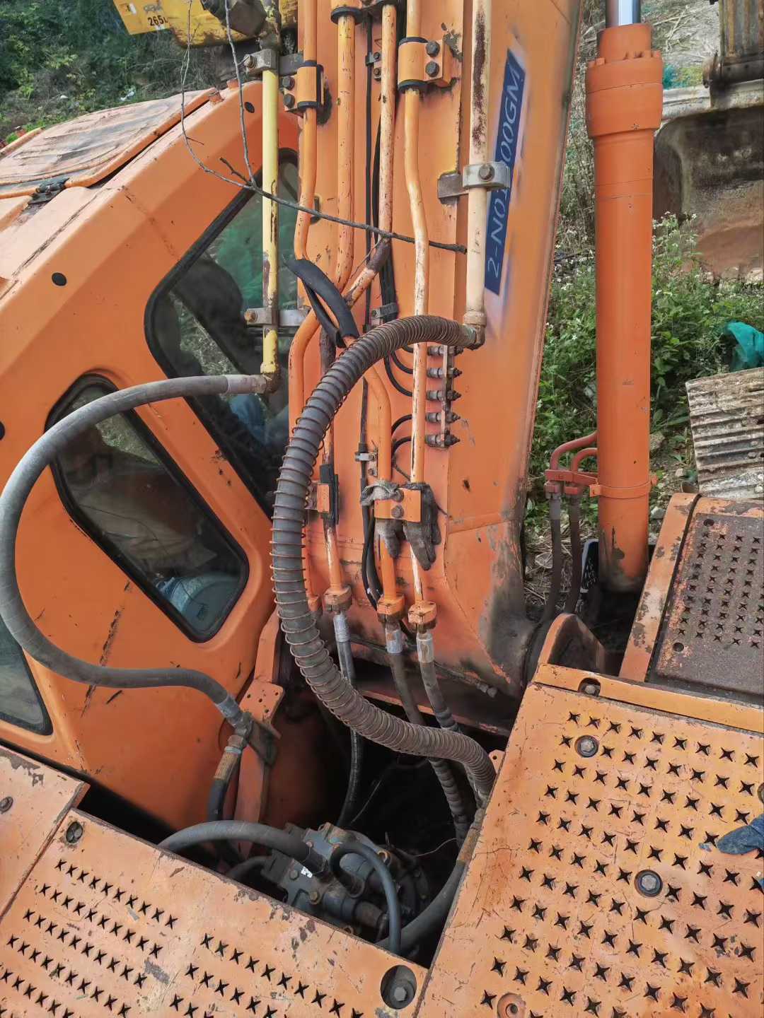 Used Doosan S225 Excavator 2010 Model / 3