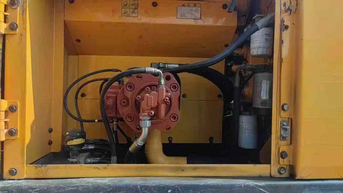 Used Hyundai R225-7 Excavator 2014 Model / 6