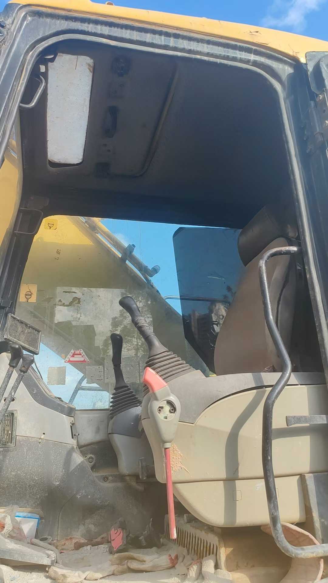 Used Komatsu PW200-7 Excavator 2016 Model / 9