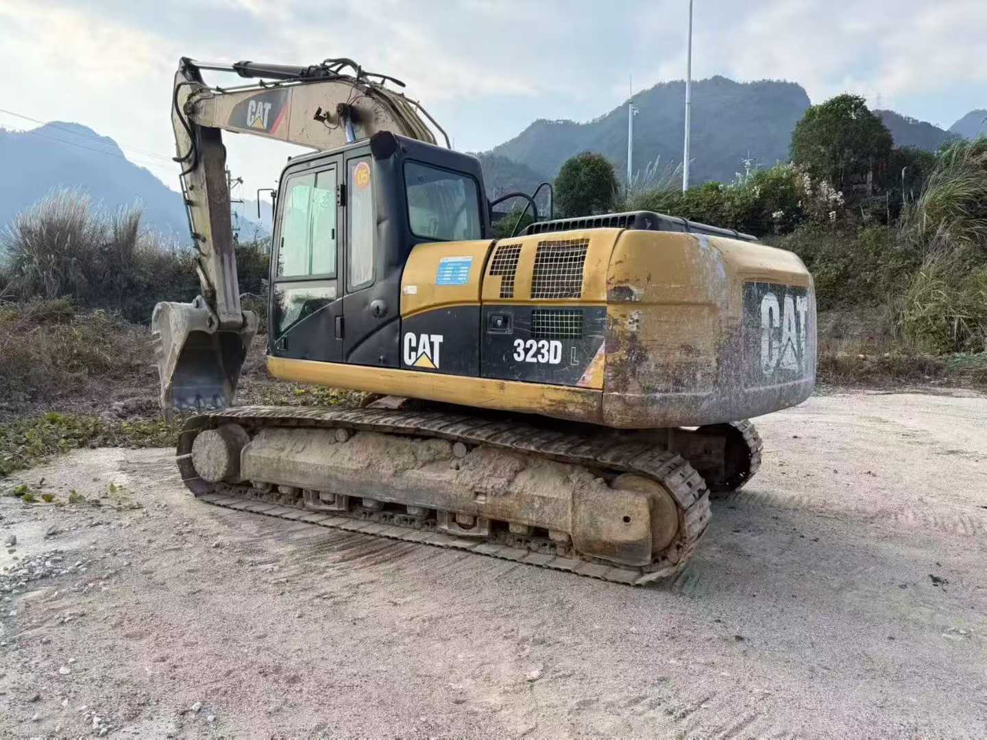 Used Caterpillar 323 Excavator 2016 Model / 2