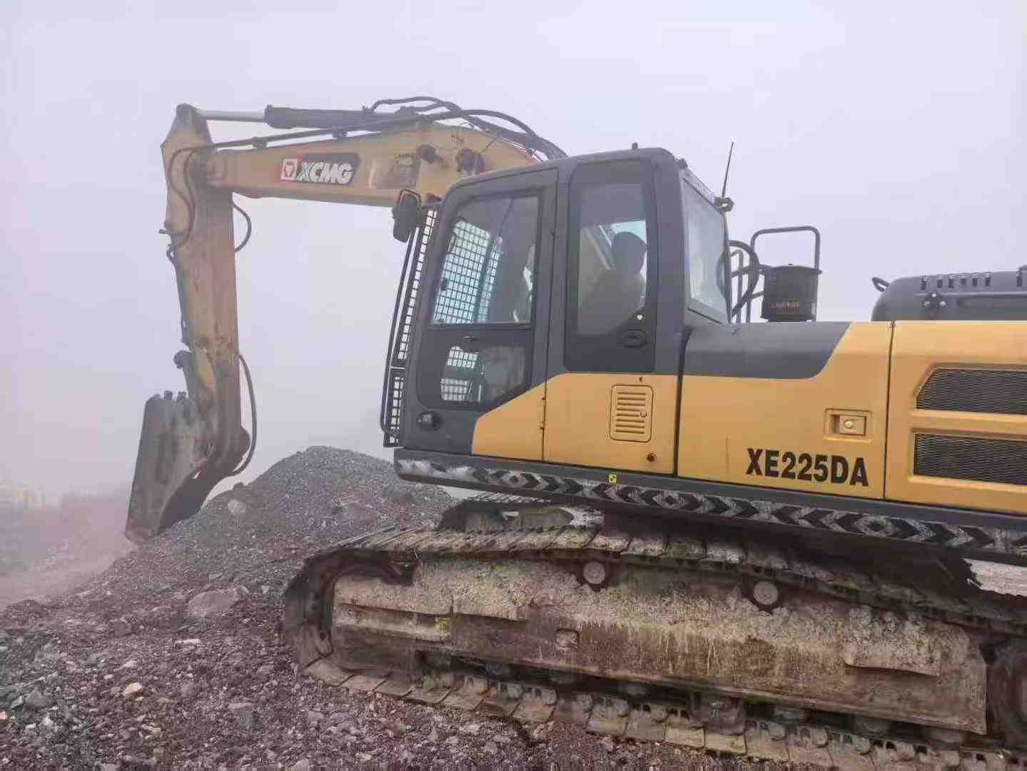 Used XCMG XE215 Excavator 2021 Model / 4