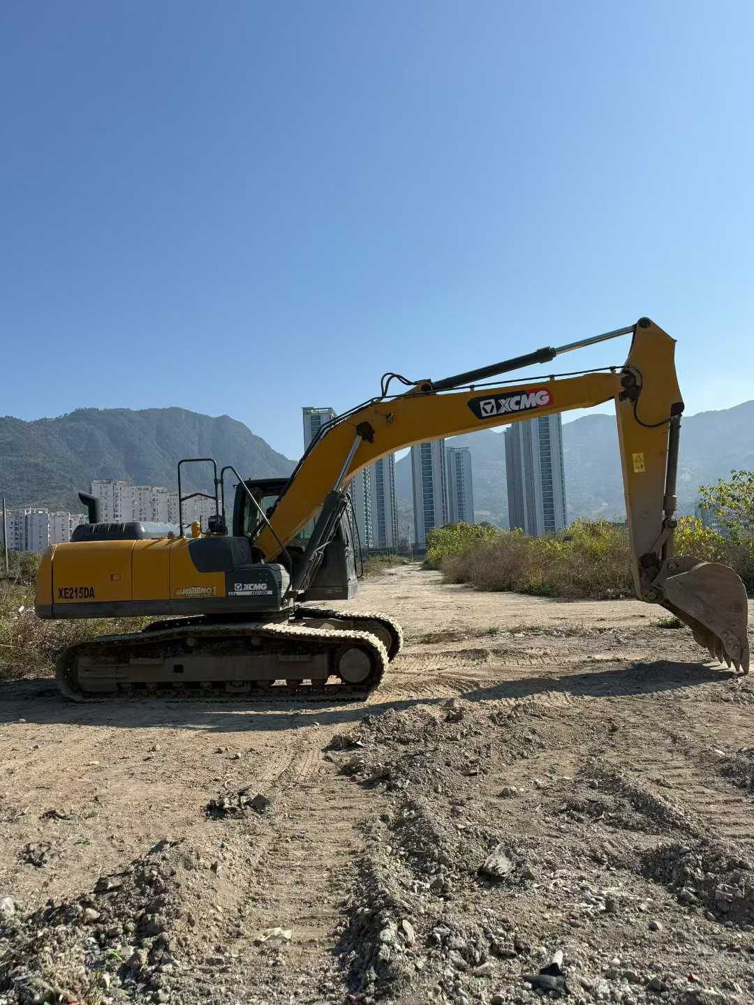 Used XCMG XE215DA Excavator 2022 Model / 2