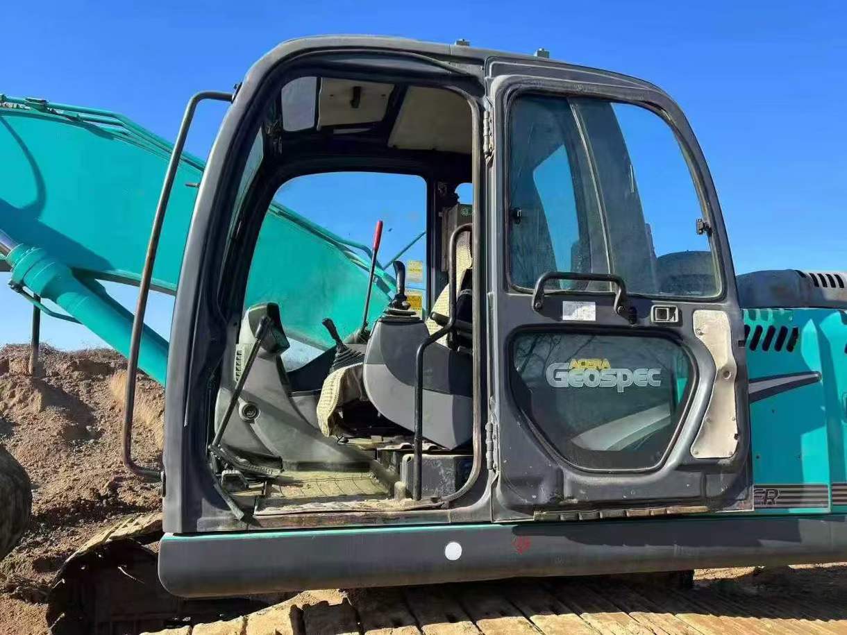 Used Kobelco SK210 Excavator 2016 Model / 6