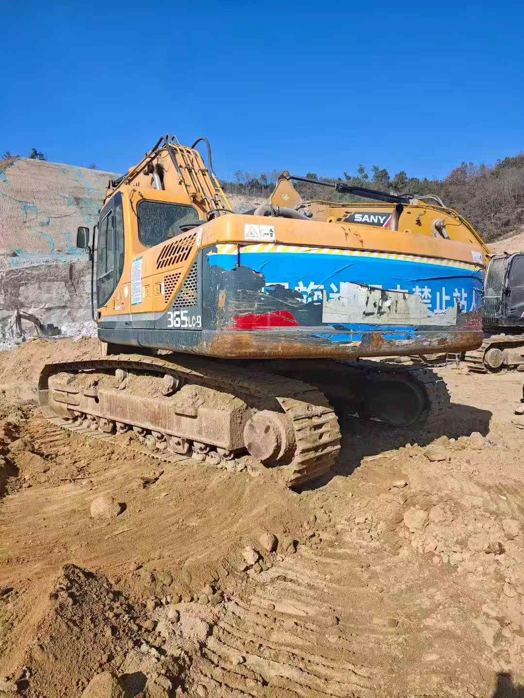 Used Hyundai HX305L Excavator 2016 Model / 3