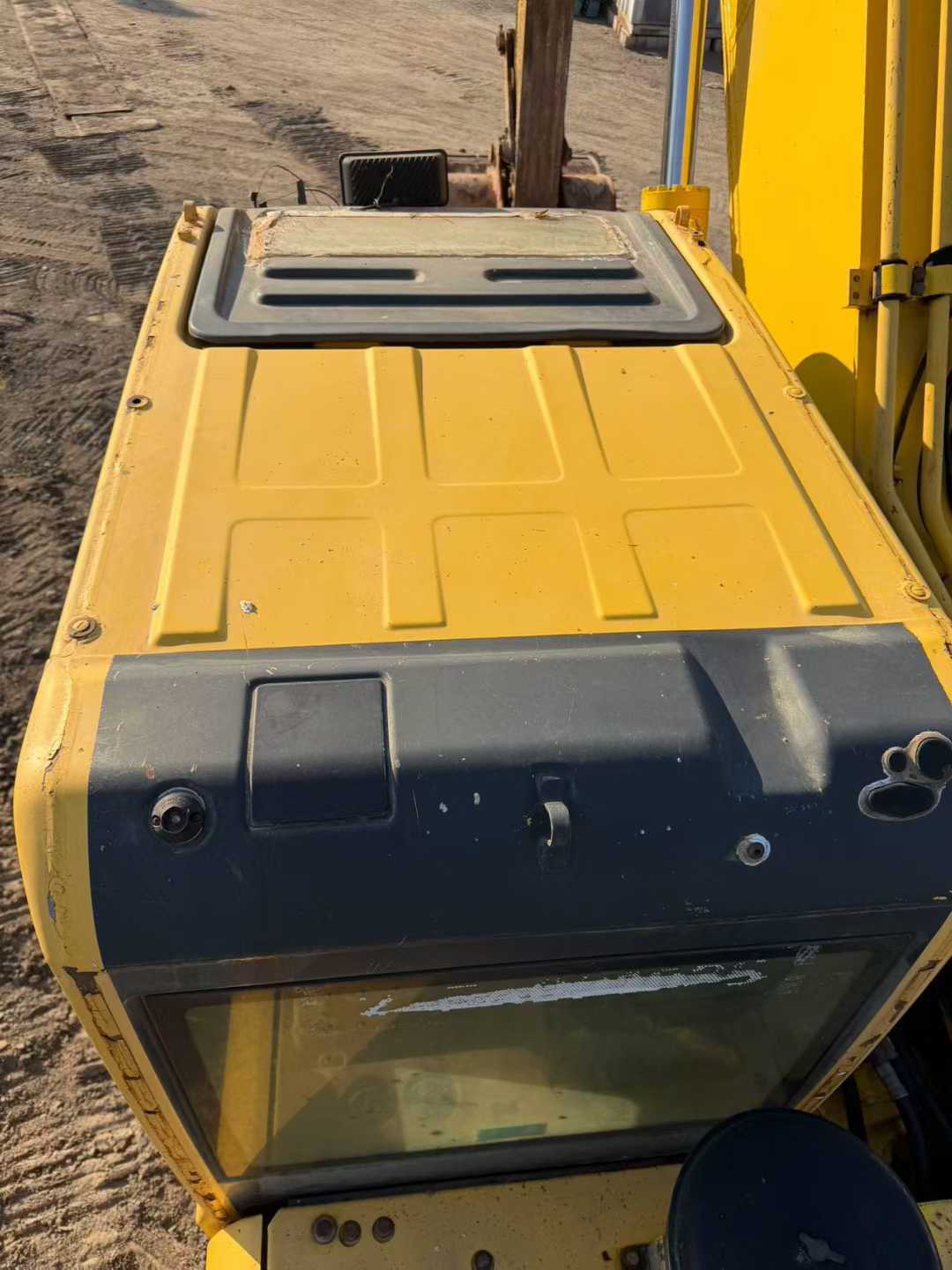 Used Komatsu PC200-8M0 Excavator 2013 Model / 3