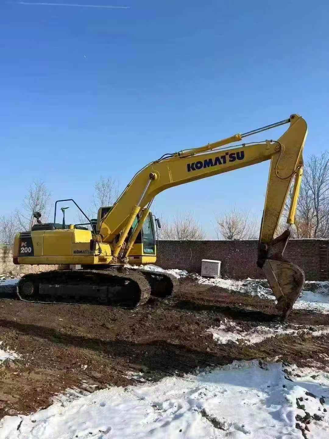 Used Komatsu PC200 Excavator 2016 Model / 4